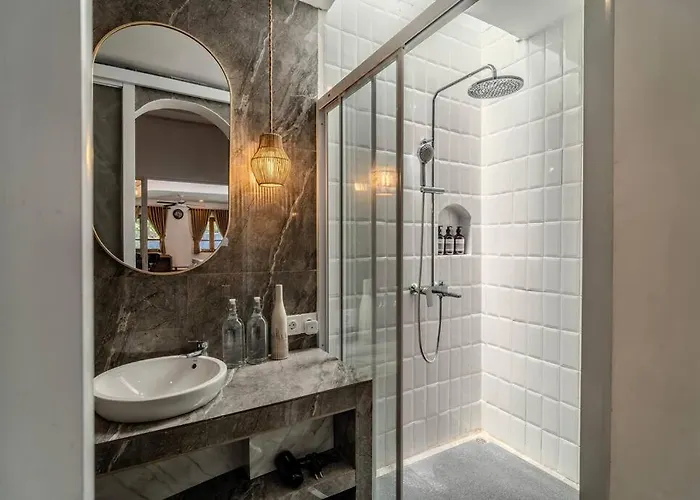 Baron Brand New 2-br In Kerobokan, Bali Villa